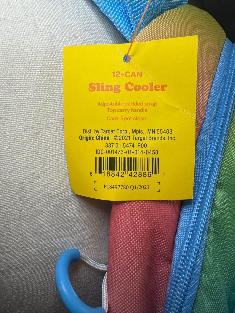 Pastel Rainbow 12-Can Sling Cooler Bag NWT Summer insulated Crossbody Cooler - Picture 6 of 6